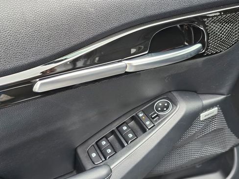 Certified 2024 Kia Seltos SX w/ SX Sunroof Package image 25