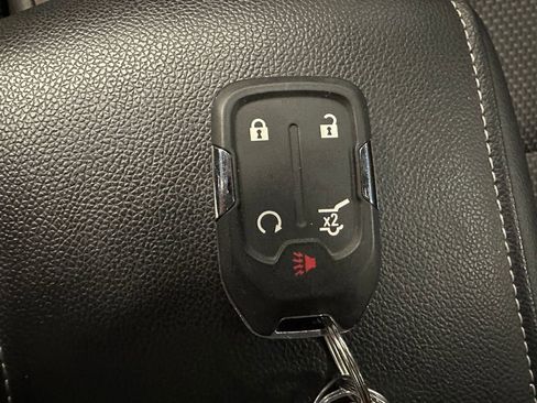 Used 2022 GMC Acadia SLE w/ Driver Convenience Package AWD/4WD image 17