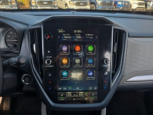 Used 2025 Subaru Forester Premium image 19