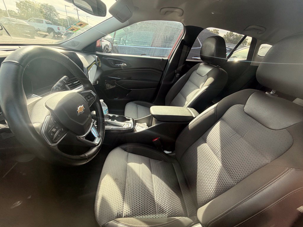 Used 2024 Chevrolet Trax LT w/ LT Convenience Package FWD image 9