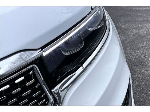 Certified 2024 Jeep Grand Wagoneer Series III w/ HD Trailer Tow Package image 34