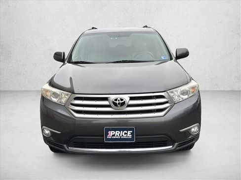 Used 2011 Toyota Highlander SE image 2