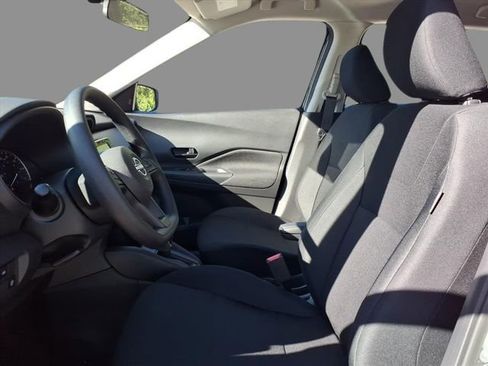 New 2025 Nissan Kicks Play S image 5