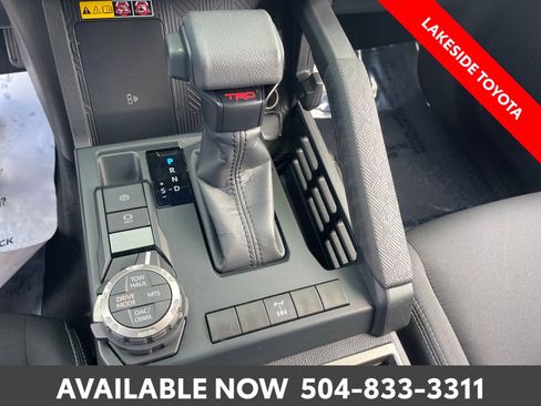 Certified 2024 Toyota Tacoma TRD Off-Road w/ TRD Off Road Upgrade Package AWD/4WD image 31