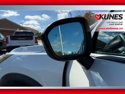 Used 2024 Nissan Rogue S image 26