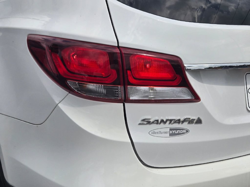 Used 2017 Hyundai Santa Fe SE FWD image 7