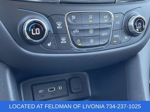 Used 2021 Chevrolet Equinox LT FWD image 17