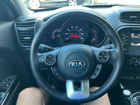 Used 2018 Kia Soul + w/ Audio Package FWD image 7