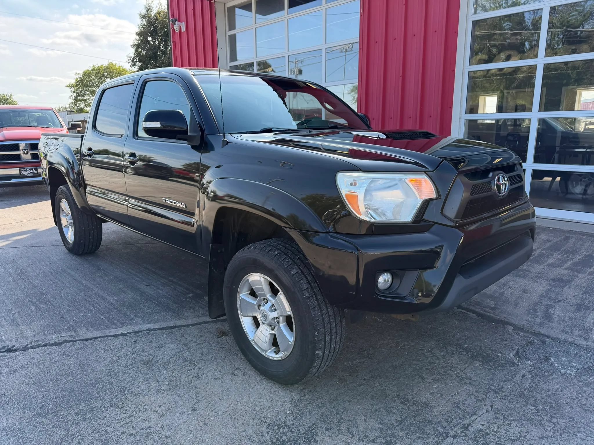 Used 2012 Toyota Tacoma 4x4 Double Cab w/ TRD Sport Pkg image 2