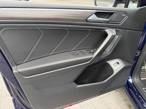 Used 2022 Volkswagen Tiguan SEL R-Line image 10