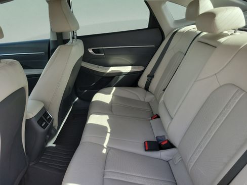 Used 2023 Hyundai Sonata Limited FWD image 7