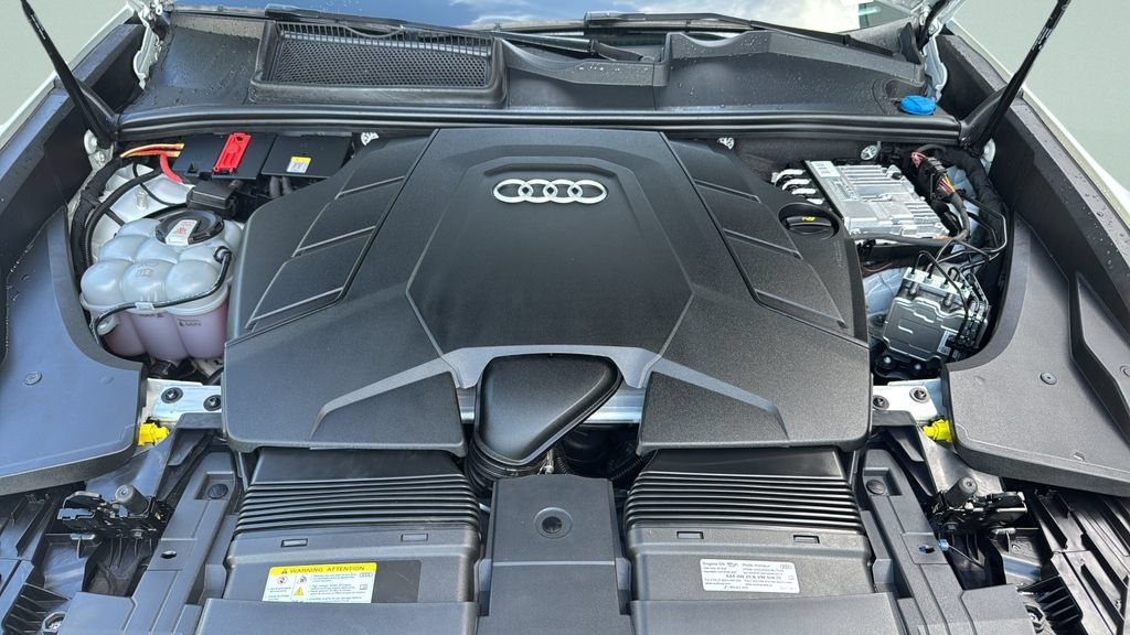 Used 2022 Audi Q8 Premium Plus AWD/4WD image 26