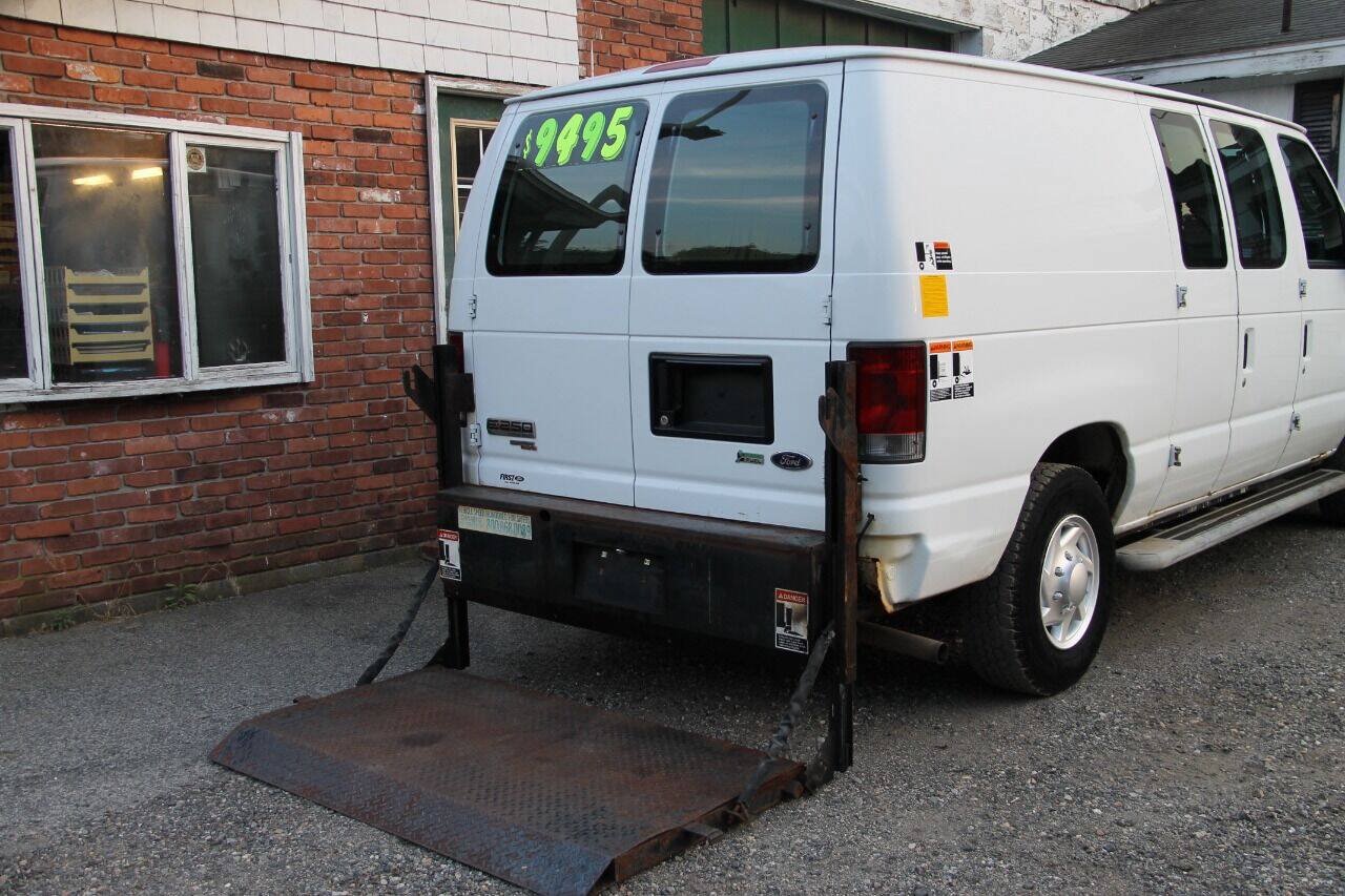 Used 2013 Ford E-250 and Econoline 250 w/ PWR Group RWD image 16