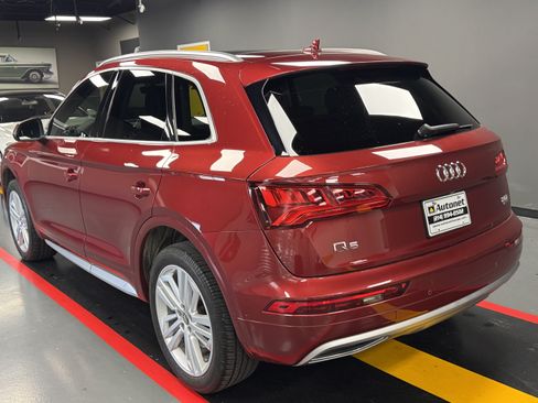Used 2018 Audi Q5 2.0T Premium Plus w/ Premium Plus Package AWD/4WD image 3