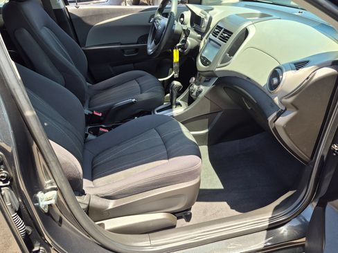Used 2015 Chevrolet Sonic LT FWD image 31