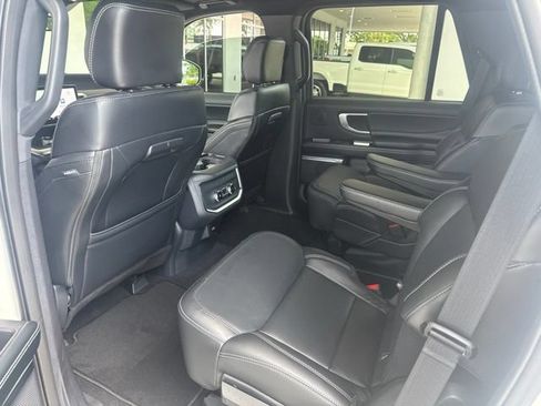 Used 2025 Ford Expedition Platinum w/ Stealth Performance Package AWD/4WD image 6