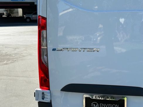 New 2025 Mercedes-Benz eSprinter 170 Cargo image 9