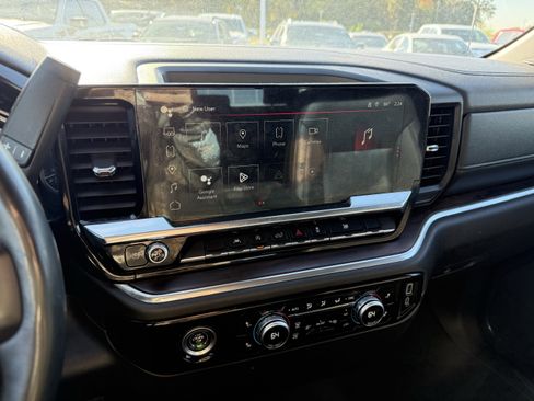 Used 2024 GMC Sierra 1500 SLT image 19