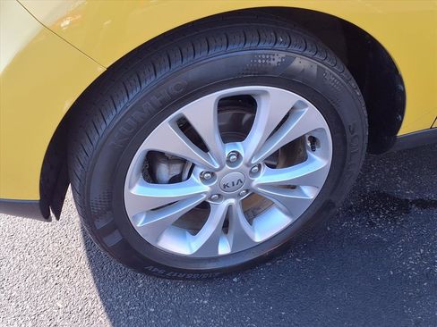 Used 2016 Kia Soul + image 22