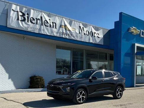 Used 2024 Chevrolet Trax RS w/ Driver Confidence Package image 1