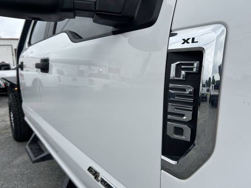 Used 2019 Ford F250 XL w/ Power Equipment Group AWD/4WD image 12