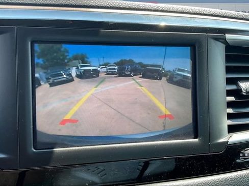 Used 2023 Chrysler Voyager LX FWD image 14