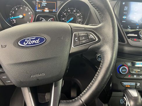 Used 2019 Ford Escape Titanium AWD/4WD image 17