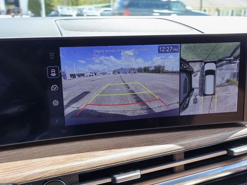 Used 2025 Hyundai Santa Fe Limited image 4