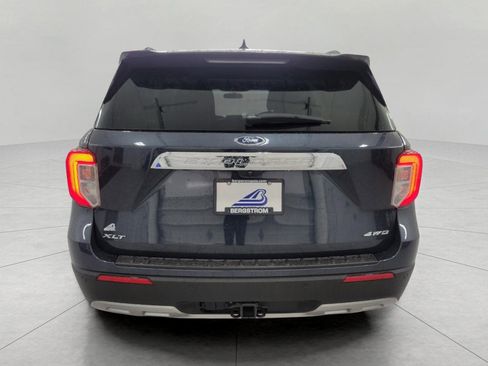 Used 2024 Ford Explorer XLT w/ Equipment Group 202A AWD/4WD image 27