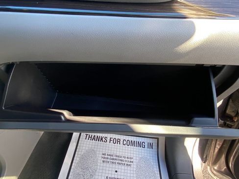 Used 2016 Toyota Sienna image 32