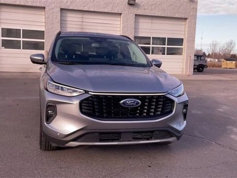 Used 2024 Ford Escape Platinum image 4