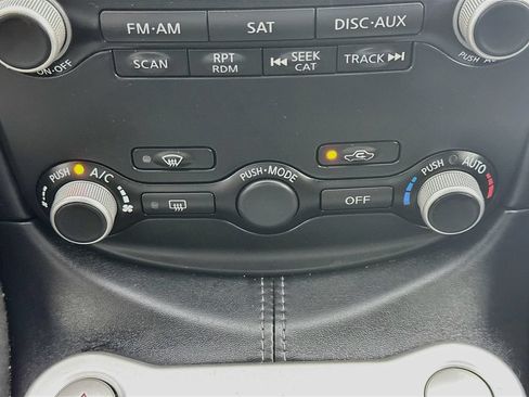 Used 2019 Nissan 370Z Touring RWD image 15