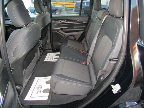 Used 2024 Jeep Grand Cherokee Laredo w/ Luxury Tech Group I image 14