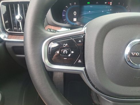 Certified 2024 Volvo S60 B5 Plus image 22