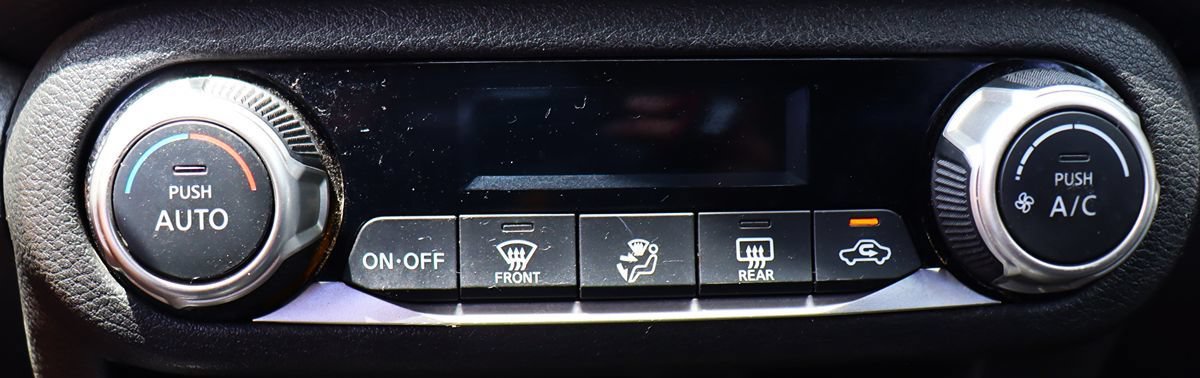 Used 2018 Nissan Kicks SV FWD image 42