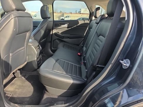 Used 2023 Ford Edge SEL w/ Convenience Package image 3