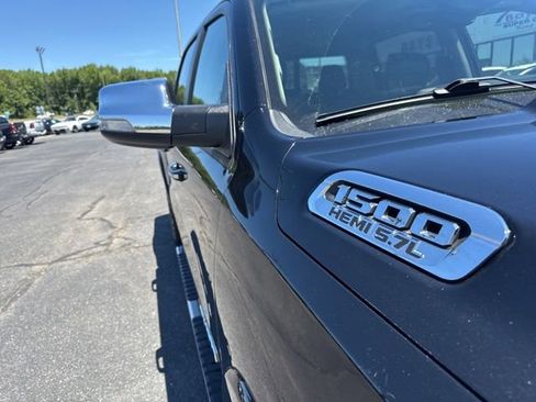 Used 2022 RAM 1500 Laramie AWD/4WD image 4