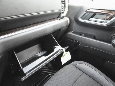 Used 2024 GMC Sierra 1500 Elevation image 16