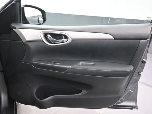 Used 2015 Nissan Sentra SV image 37