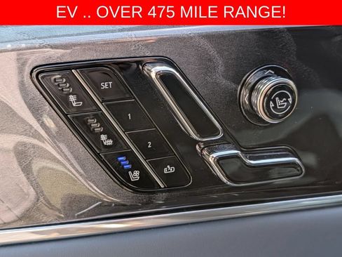Used 2025 Cadillac Escalade IQ Luxury 2 w/ LPO, Premium Carpet Package AWD/4WD image 38