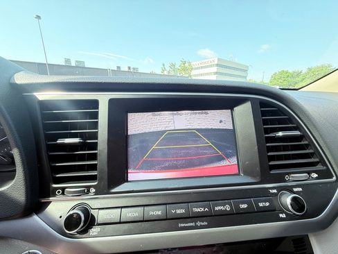 Used 2017 Hyundai Elantra Value Edition FWD image 16