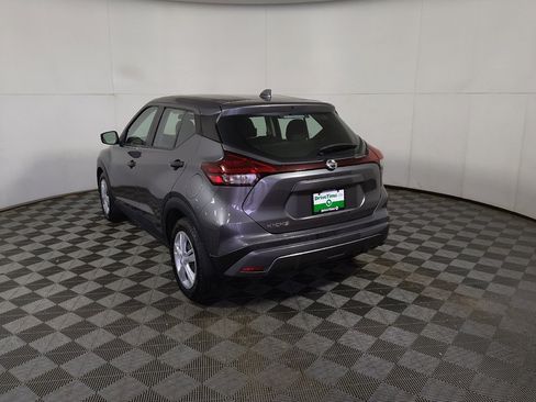 Used 2021 Nissan Kicks S FWD image 6