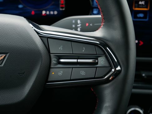 Used 2024 Chevrolet Equinox EV RS image 28