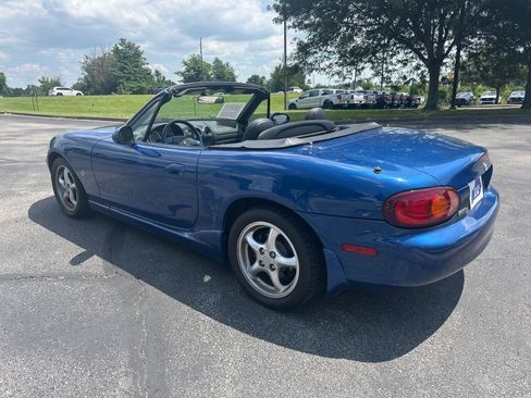 Used 1999 MAZDA MX-5 Miata 10th Anniversary Edition RWD image 9