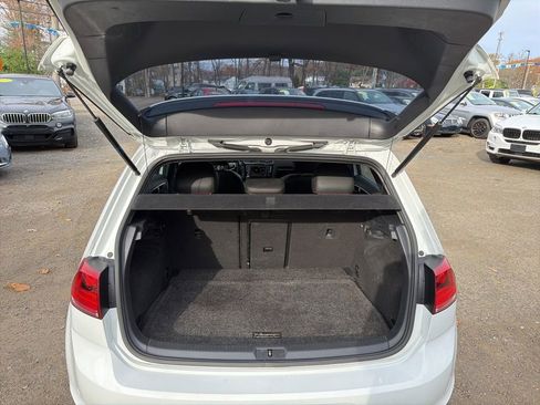 Used 2017 Volkswagen GTI SE image 33