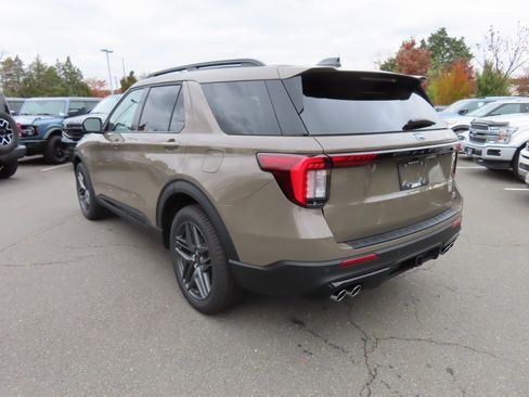 New 2026 Ford Explorer ST w/ Sun And Sound Package image 6