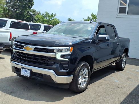 Used 2023 Chevrolet Silverado 1500 LT AWD/4WD image 3