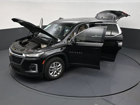 Used 2023 Chevrolet Traverse LS FWD image 12