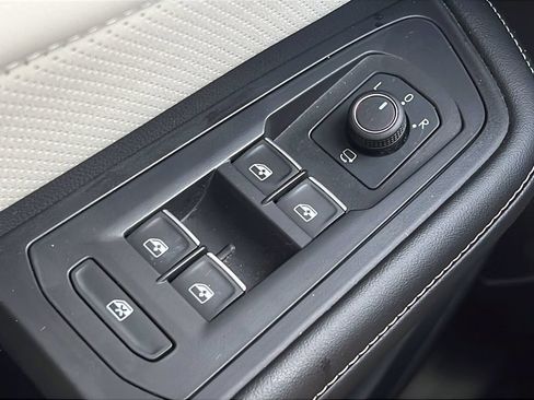 Used 2024 Volkswagen Atlas Cross Sport SEL Premium R-Line AWD/4WD image 19