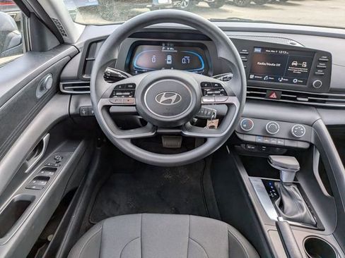 Certified 2026 Hyundai Elantra SE FWD image 15